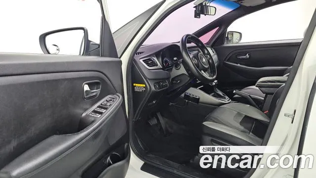 Kia Carens 2016 thumb 10