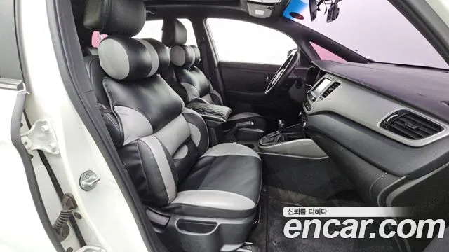 Kia Carens 2016 thumb 11