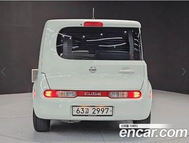 Nissan Cube 2011 thumb 3