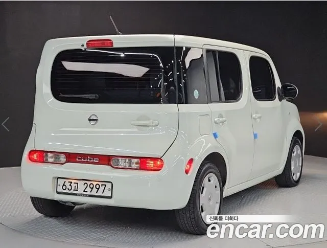 Nissan Cube 2011 thumb 4