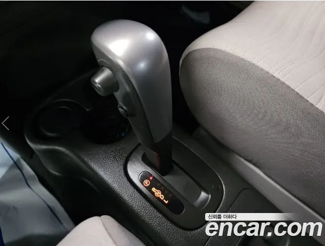 Nissan Cube 2011 thumb 8