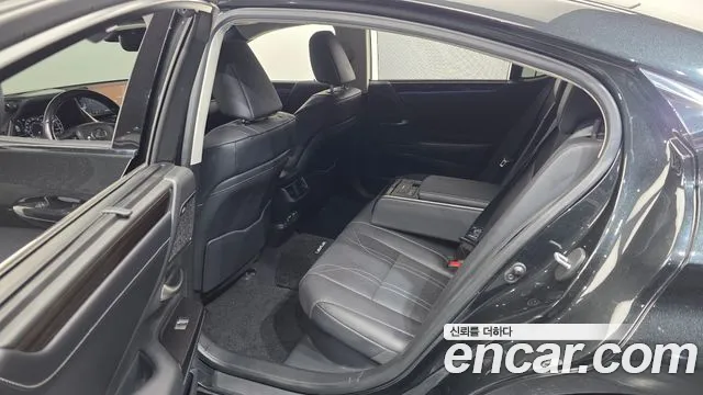 Lexus ES 2020 thumb 11