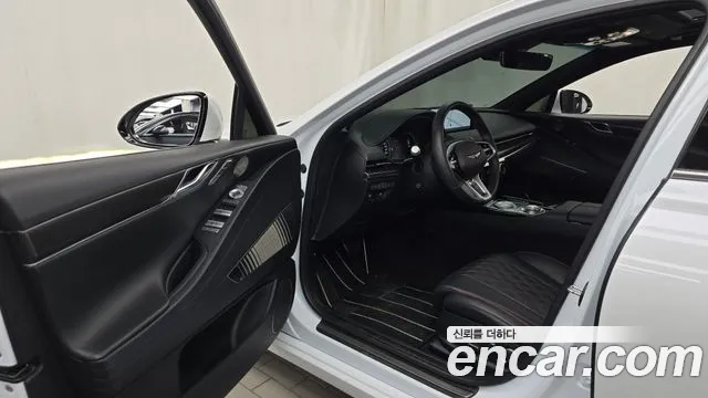 Genesis G80 2022 thumb 10