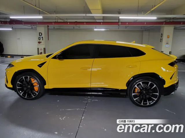 Lamborghini Urus 2021 thumb 2