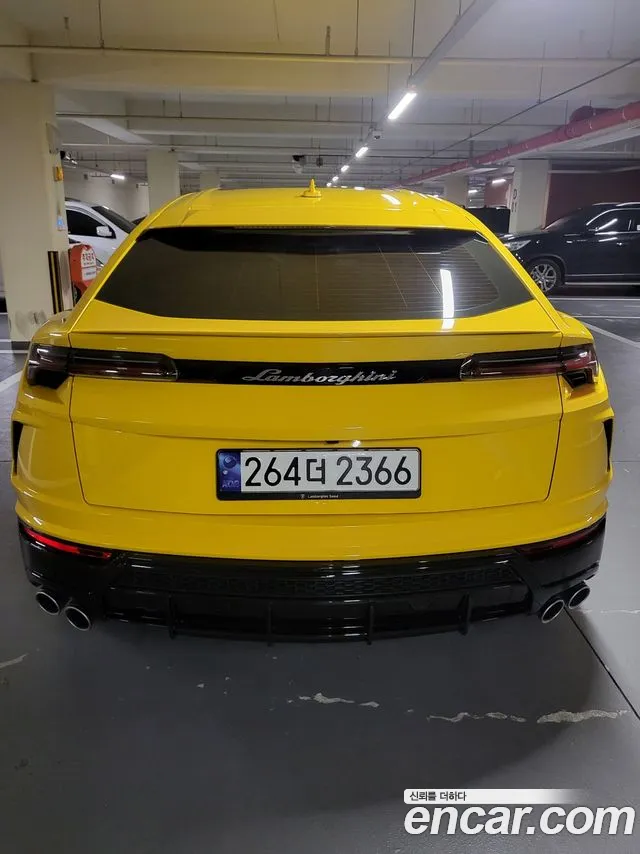 Lamborghini Urus 2021 thumb 3