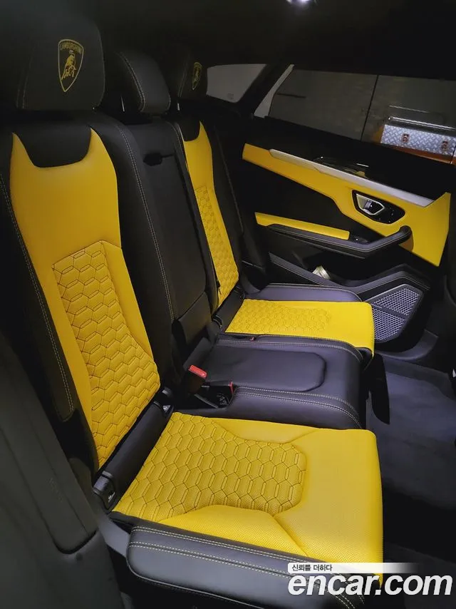Lamborghini Urus 2021 thumb 8