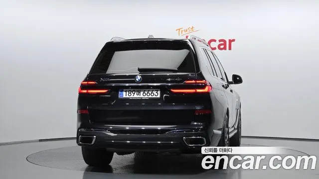 BMW X7 2023 thumb 4