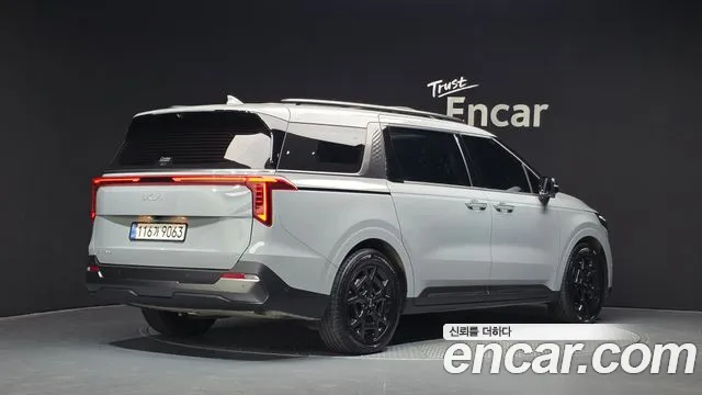Kia Carnival 2024 thumb 2