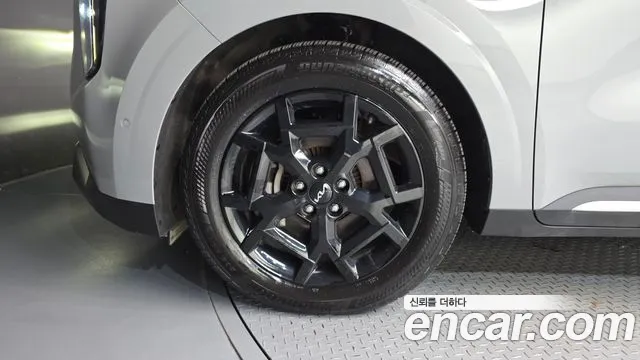 Kia Carnival 2024 thumb 5