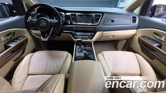 Kia Carnival 2016 thumb 7