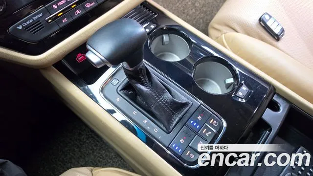 Kia Carnival 2016 thumb 9