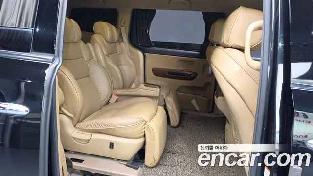 Kia Carnival 2016 thumb 11