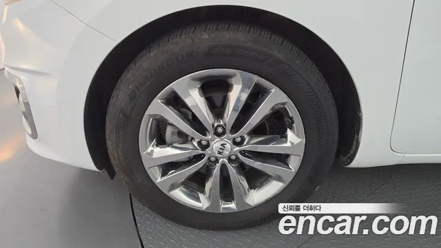Kia Carnival 2017 thumb 4