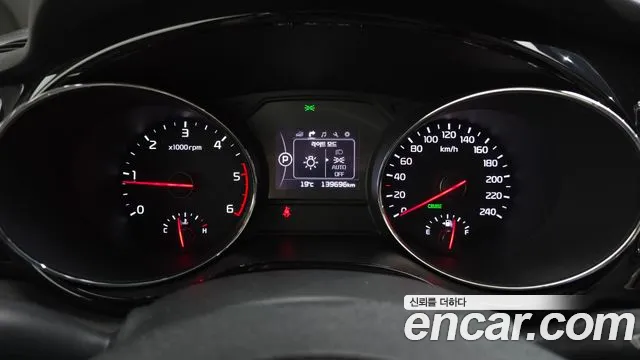 Kia Carnival 2017 thumb 7