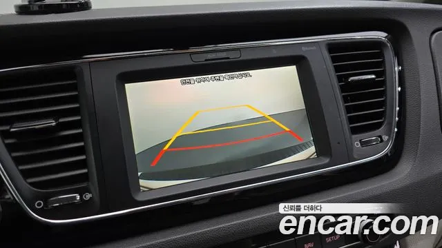 Kia Carnival 2017 thumb 12