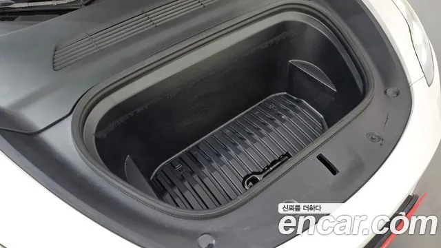 Tesla Model Y 2023 thumb 6