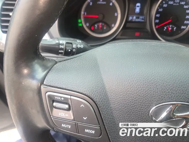 Hyundai Santa Fe 2013 thumb 10