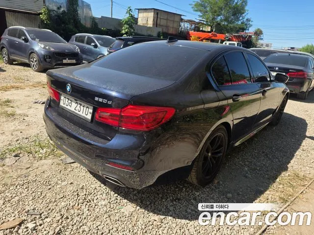 BMW 5-Series 2017 thumb 6