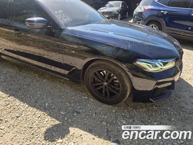 BMW 5-Series 2017 thumb 8