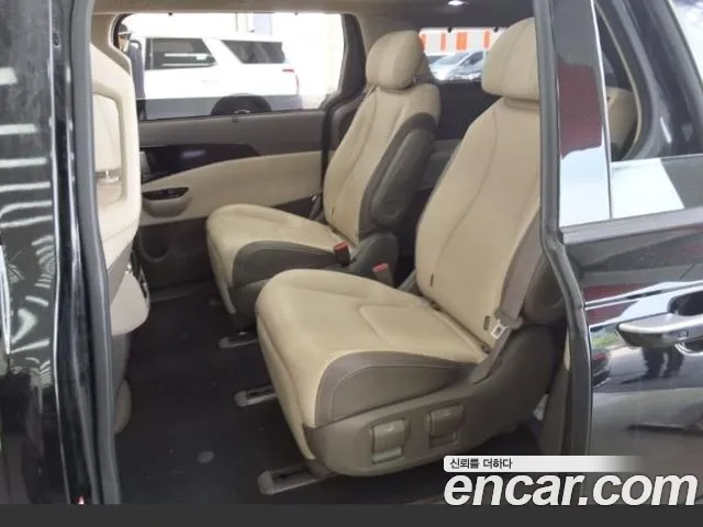 Kia Carnival 2021 thumb 6