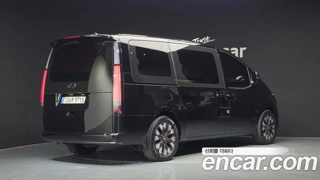 Hyundai Staria 2022 thumb 2