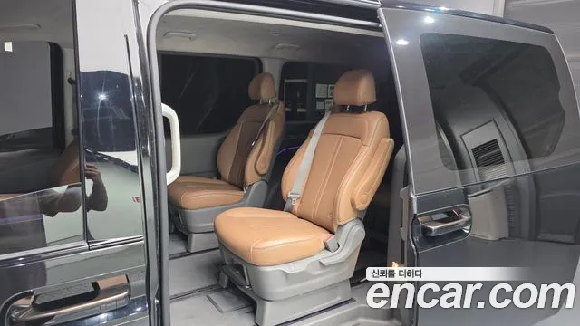 Hyundai Staria 2022 thumb 11