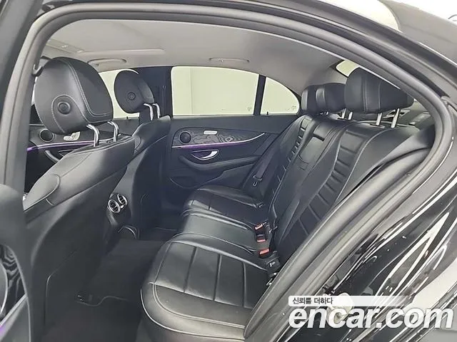Mercedes-Benz E-Класс 2017 thumb 10