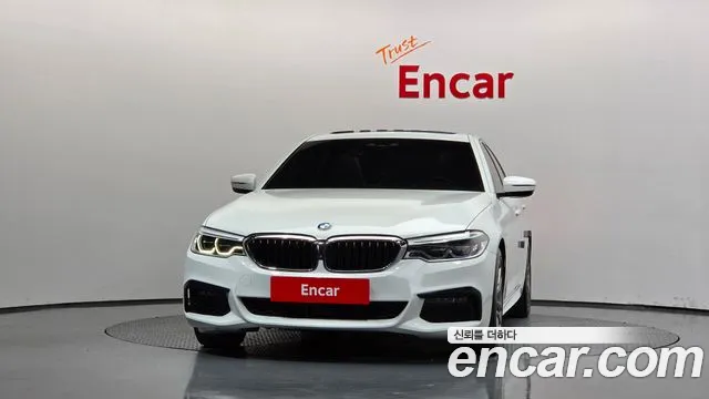 BMW 5-Series 2020 thumb 3