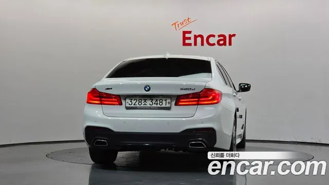 BMW 5-Series 2020 thumb 4