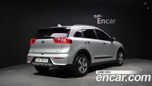 Kia Niro 2018 thumb 2