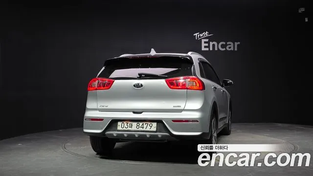 Kia Niro 2018 thumb 4