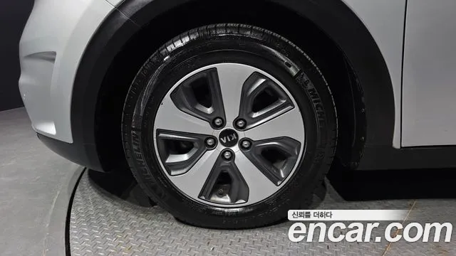 Kia Niro 2018 thumb 5