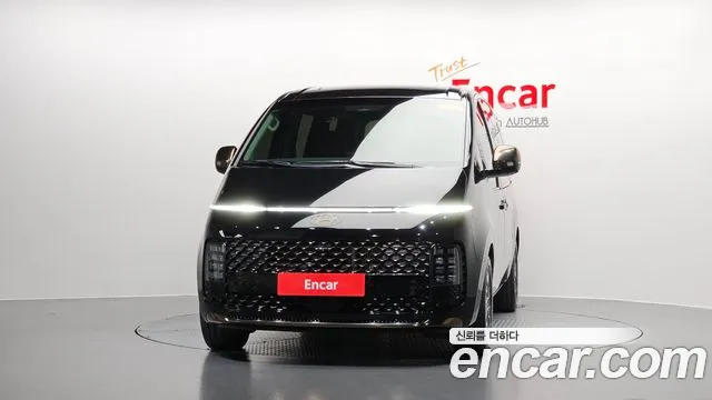 Hyundai Staria 2024 thumb 2