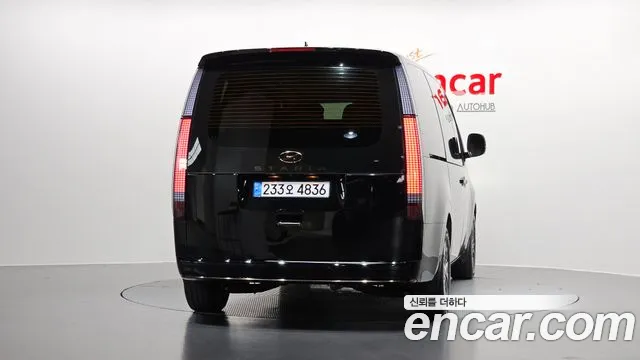 Hyundai Staria 2024 thumb 3