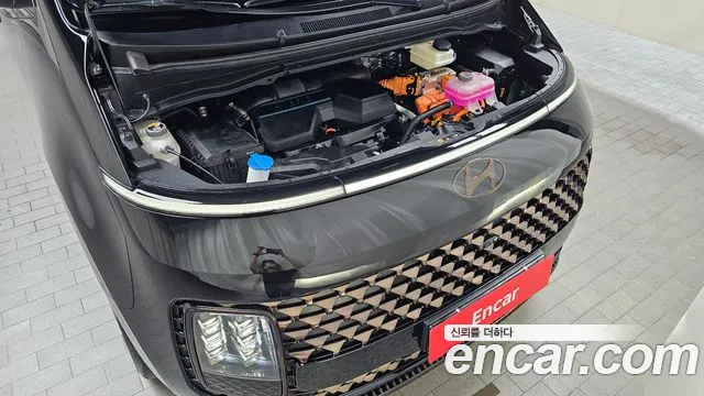 Hyundai Staria 2024 thumb 5