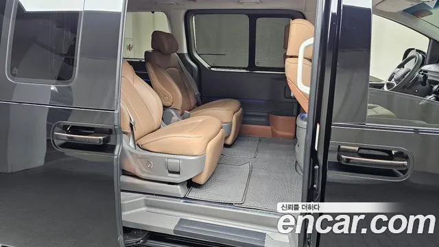 Hyundai Staria 2024 thumb 10