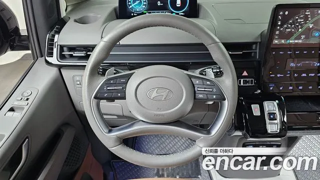 Hyundai Staria 2024 thumb 12