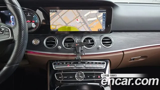 Mercedes-Benz E-Класс 2017 thumb 12