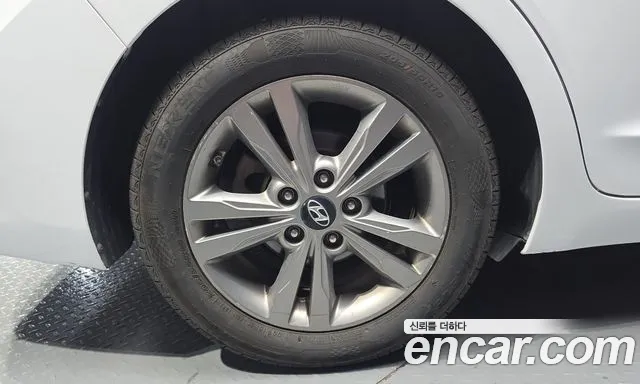 Hyundai Avante 2016 thumb 5