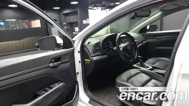 Hyundai Avante 2016 thumb 10