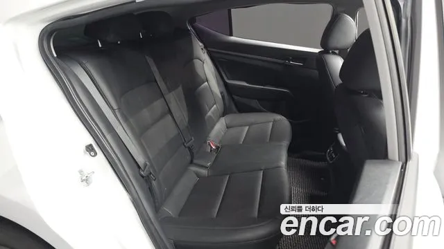 Hyundai Avante 2016 thumb 12