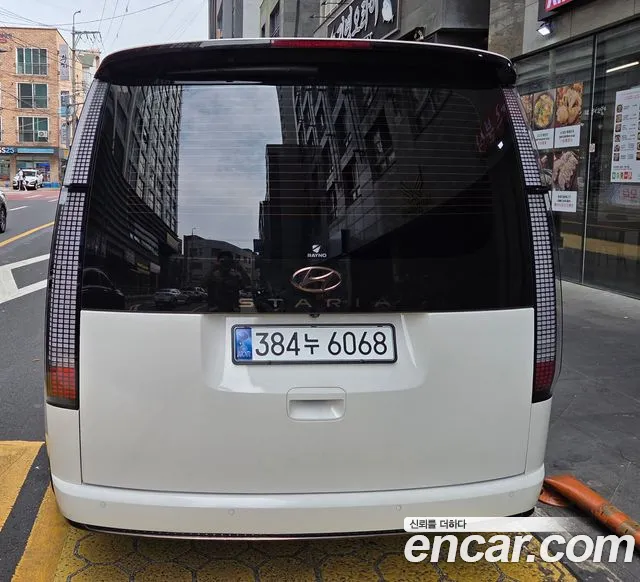 Hyundai Staria 2021 thumb 4