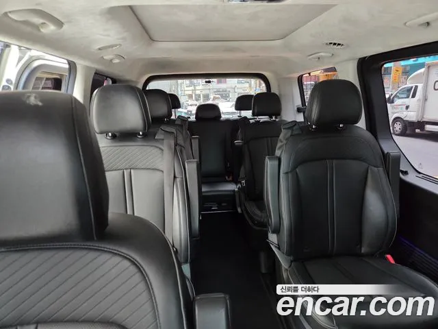Hyundai Staria 2021 thumb 10