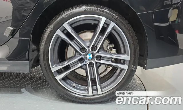 BMW 2-Series 2024 thumb 5