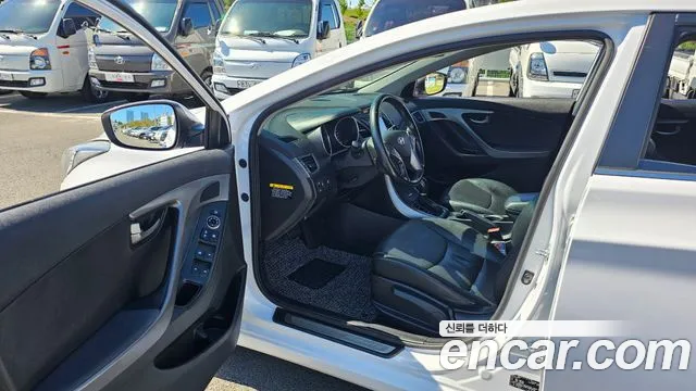 Hyundai Avante 2015 thumb 10