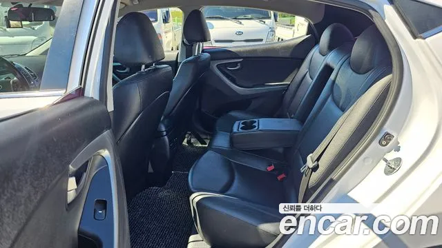 Hyundai Avante 2015 thumb 12
