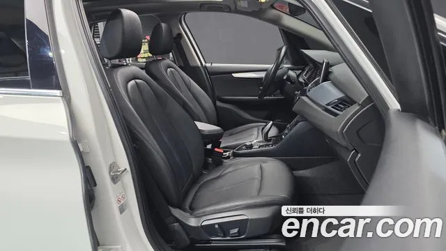 BMW 2-Series 2019 thumb 11