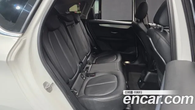 BMW 2-Series 2019 thumb 12