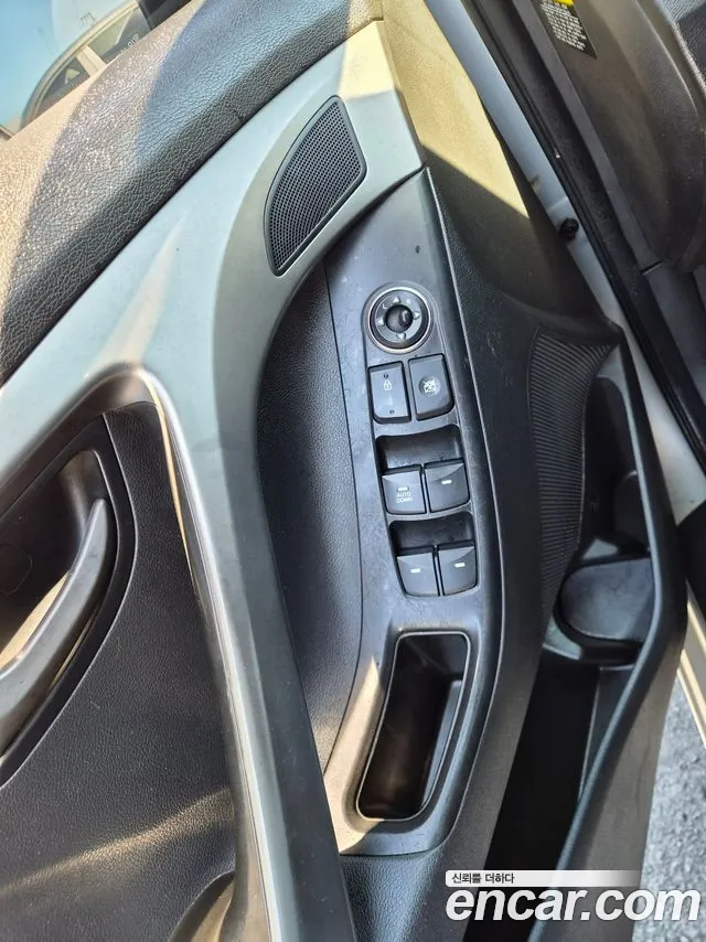 Hyundai Avante 2011 thumb 4