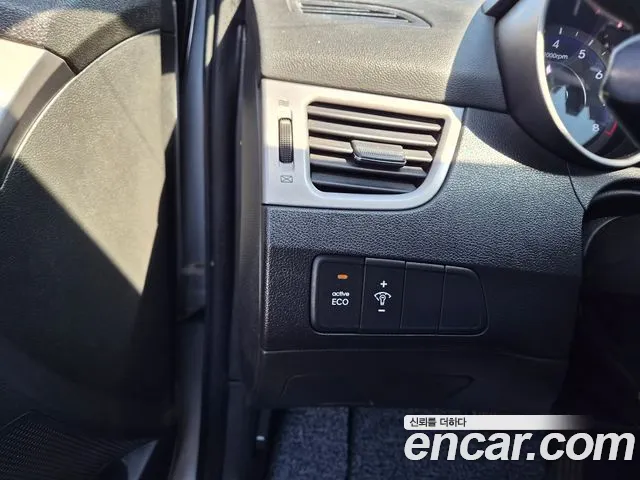 Hyundai Avante 2011 thumb 5